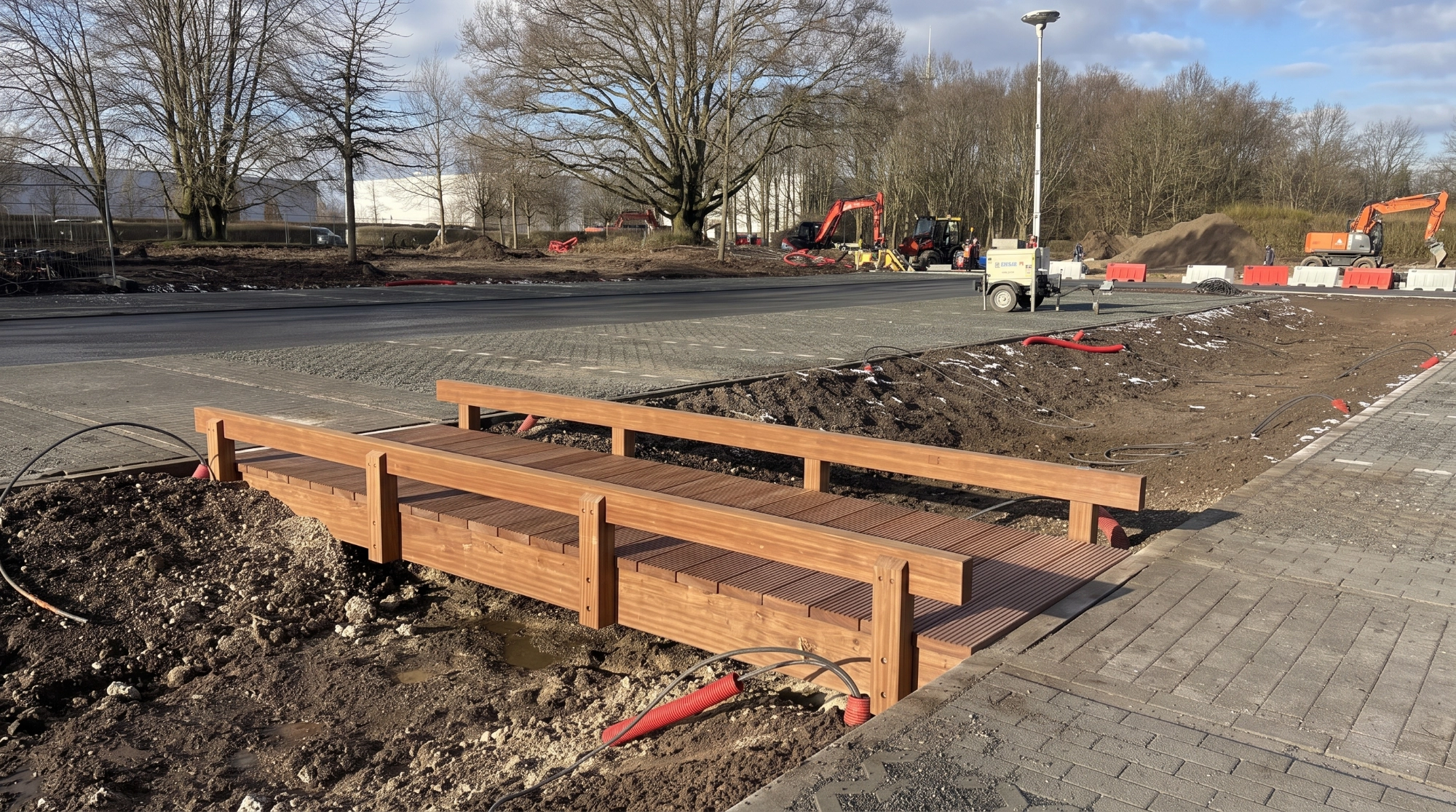 Houten brugje op KBC Mechelen werf